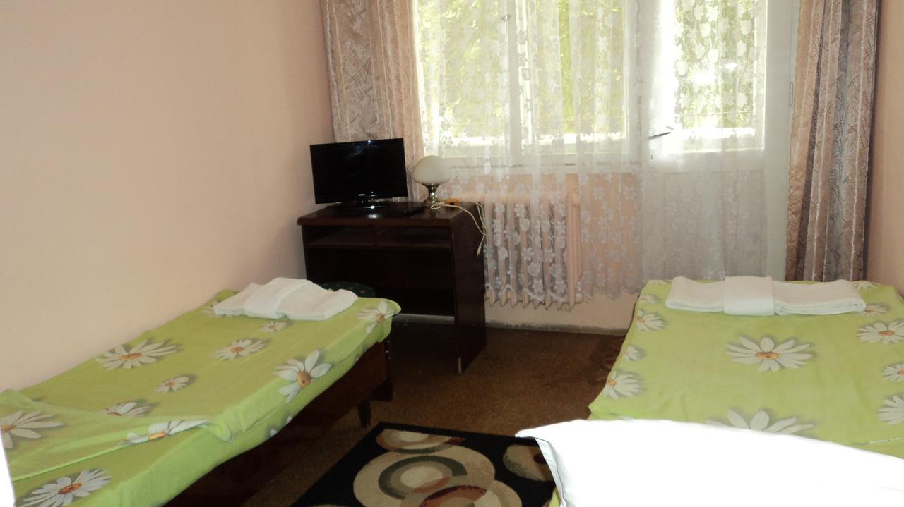 Hotel Stroitel Chisarja Exteriér fotografie