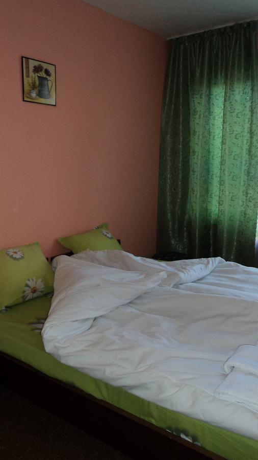 Hotel Stroitel Chisarja Exteriér fotografie