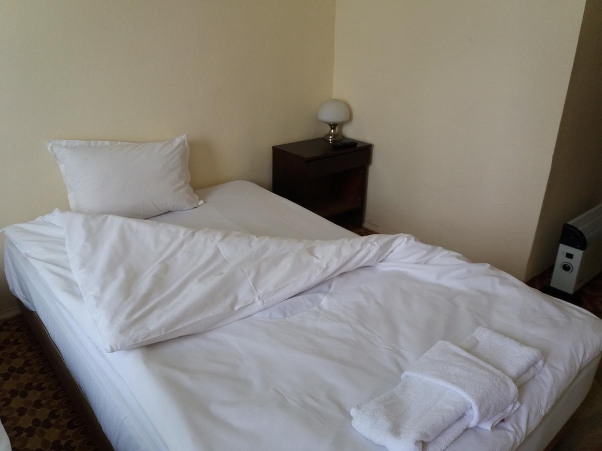 Hotel Stroitel Chisarja Exteriér fotografie